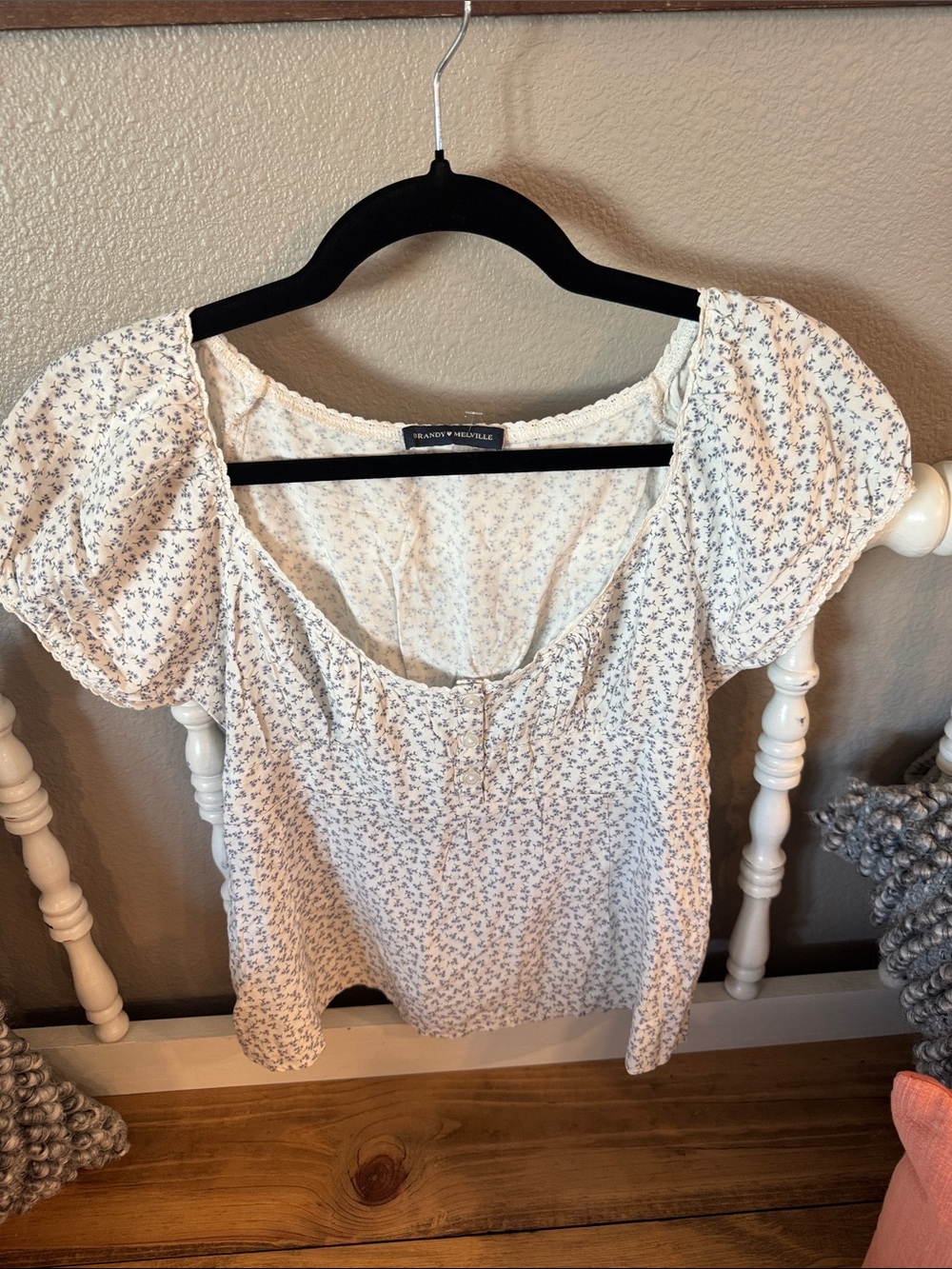 Brandy Melville Cream Floral Puff Sleeve Blouse